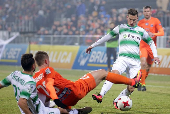 的背景与成 的背景与成