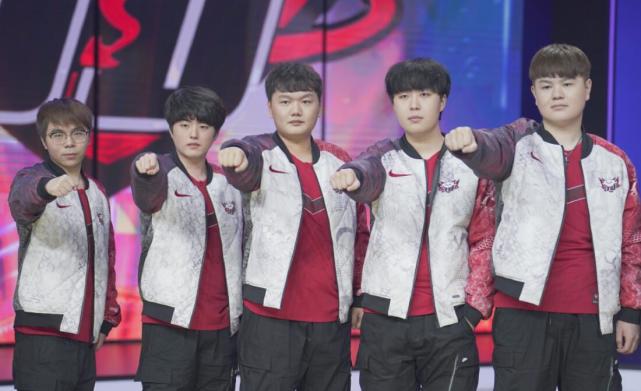 面对强敌时 面对强敌时